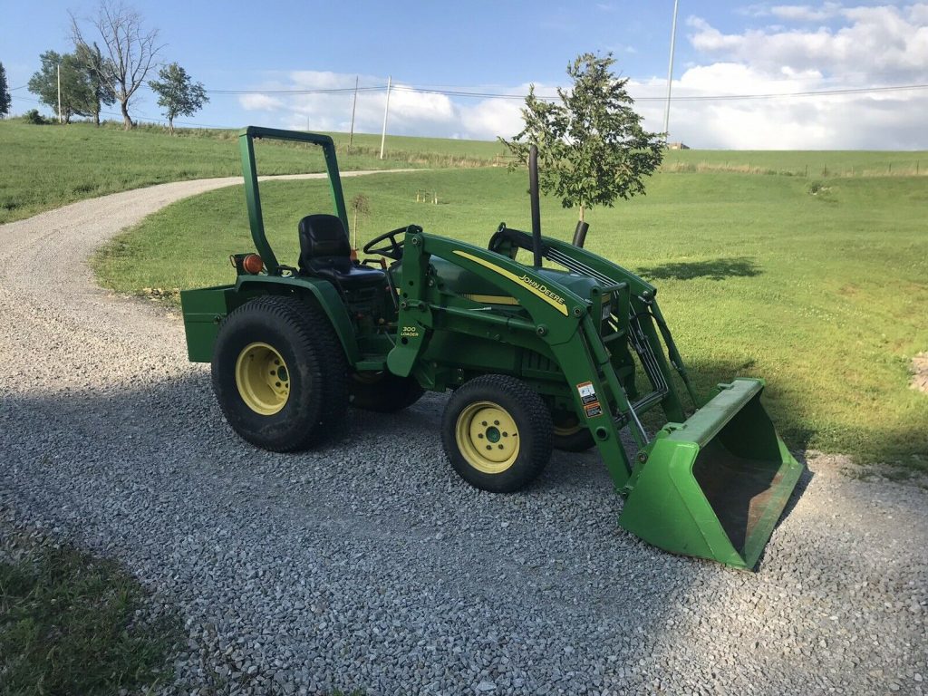 john deere 770 tractor