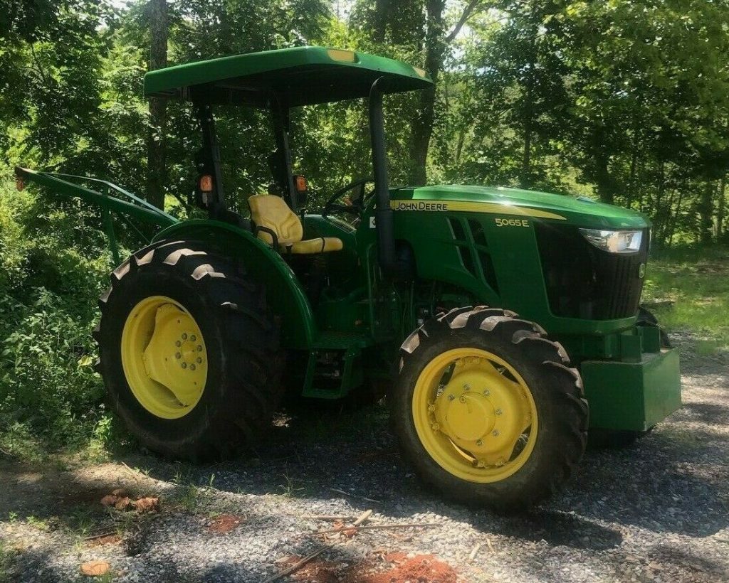 2018 John Deere Tractor 5065 E