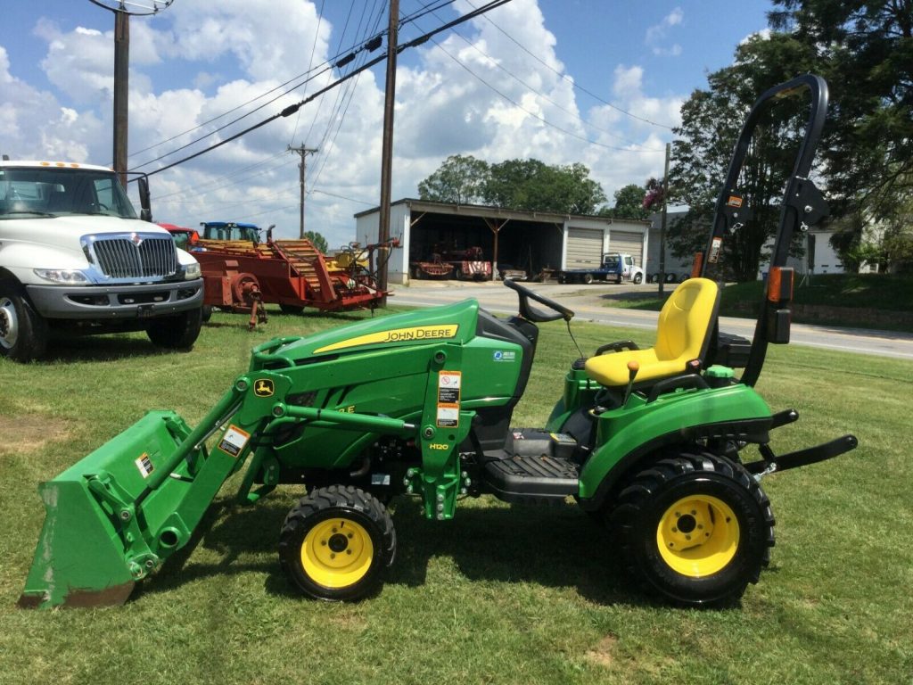 Nice John Deere 1023E 4X4 Loader Tractor with Only 378 Hours