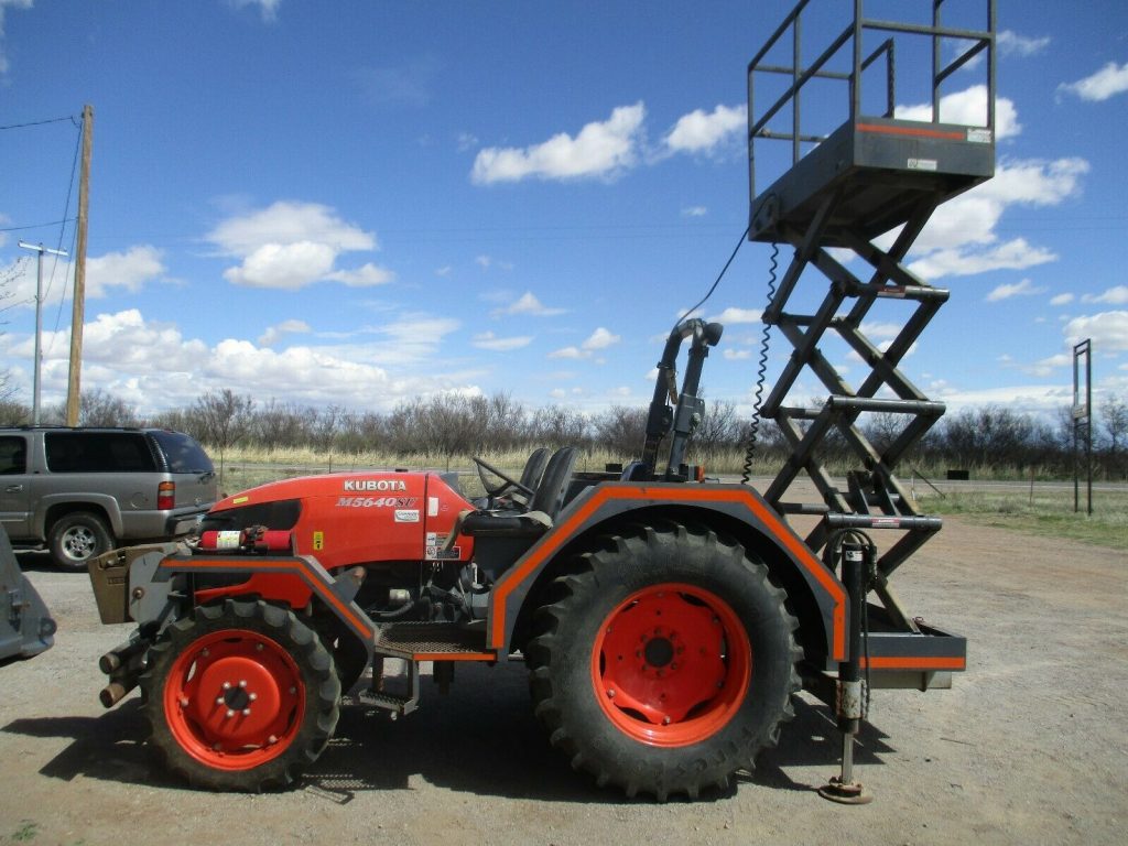 KUBOTA M5640SU 4×4 tractor
