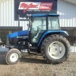NEW HOLLAND TS100 TRACTOR